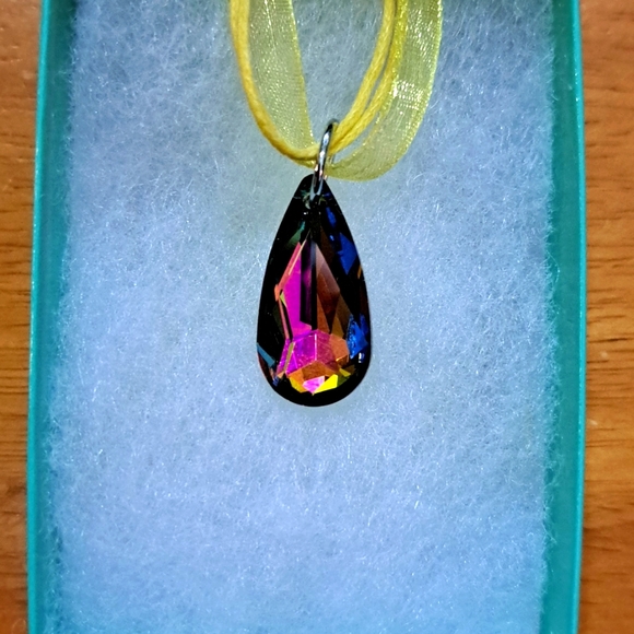 Jewelry - Campfire Green Crystal Marquise Necklace